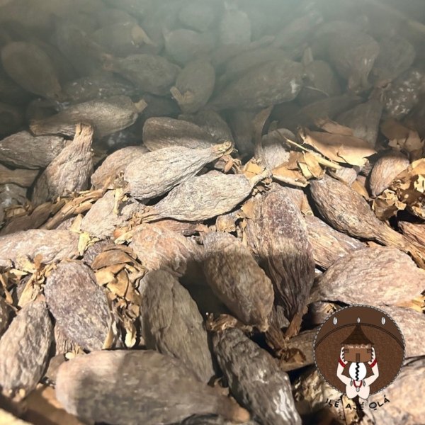 Atare Seed Pod / Guinea Pepper